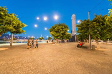 Santa Cruz, Tenerife - 6 Eylül 2016: İspanya Meydanı gece.