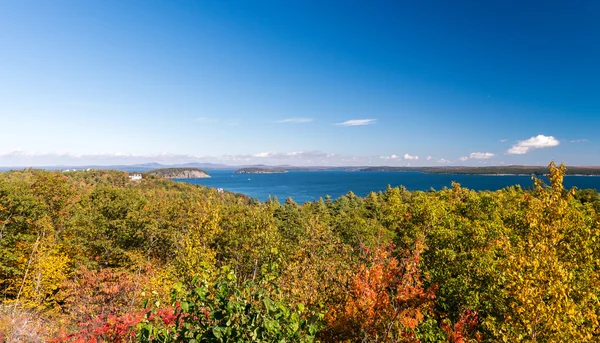 Magnificencia del escenario de follaje de Nueva Inglaterra en otoño —  Fotos de Stock