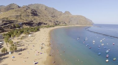 Las Teresitas, Tenerife. Kanarya Adaları havadan görünümü