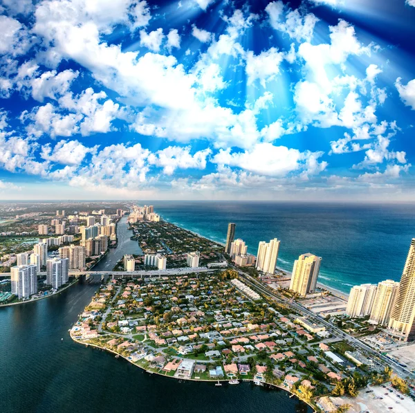 Miami Beach kustlijn als gezien vanuit de lucht — Stockfoto