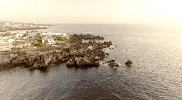 Piękny widok z lotu ptaka wybrzeża Teneryfy, w pobliżu Puerto de Santi — Zdjęcie stockowe