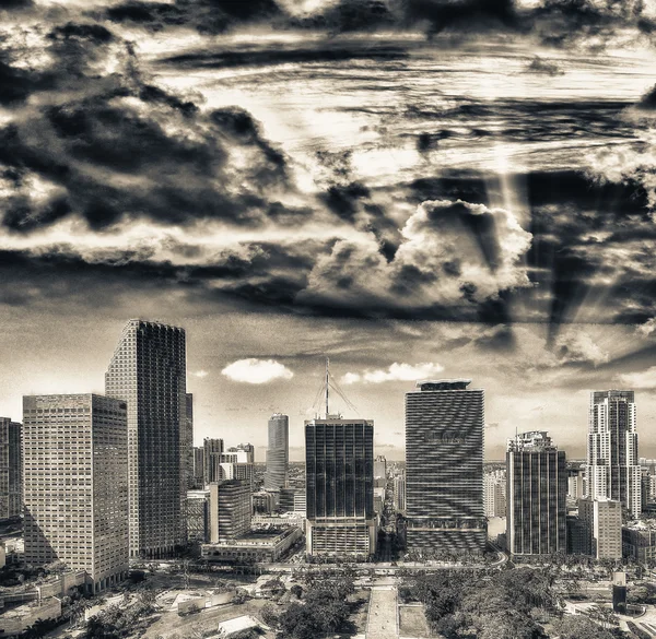 Downtown Miami binalar ve günbatımı manzarası — Stok fotoğraf