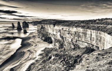 Oniki Havariler kayalar ihtişamı, sunrise - büyük Ocrean 