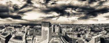 Berlin Potsdamer Platz alan. Havadan gördün binalar