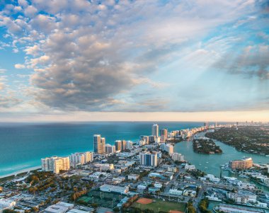 Havadan görüldüğü gibi Miami Beach kıyı şeridi