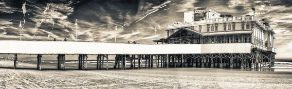 Daytona Beach Pier σε μια όμορφη μέρα — Φωτογραφία Αρχείου