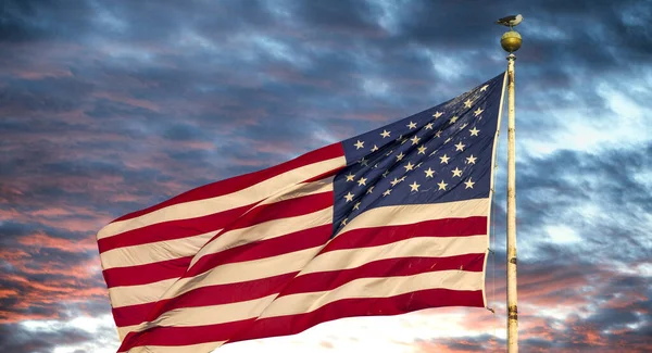 Sunset Colors Background Waving Beautiful American Flag — Stock Photo, Image