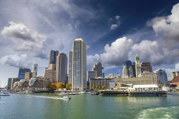 Boston Rıhtımı Ufuk Çizgisi Günbatımında Şehir Binaları Fort Point Channel — Stok fotoğraf