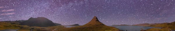 カークジュフェル山上空の星空 パノラマビュー アイスランド — ストック写真