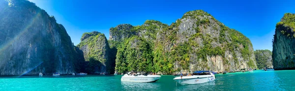 Koh Phi Phi Thailand December 2019 Tourists Long Tail Boats — Stock Photo, Image