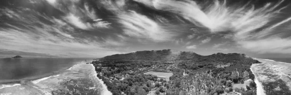 塞舌尔的La Digue 美丽的阳光普照的天空 — 图库照片