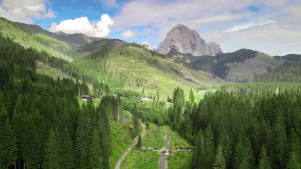 Letecký pohled na italské Dolomity v letní sezóně. Val Visdende a Mount Peralba — Stock video