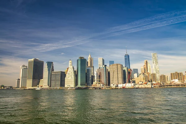 Заході Сонця Центрі Манхеттена Здіймається Хмарочос Від Бруклінського Мосту Нью — стокове фото