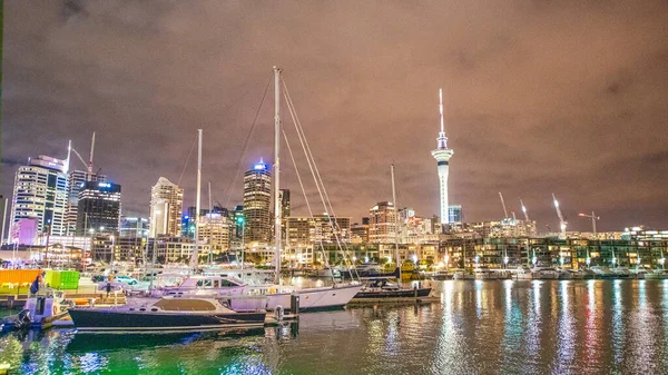 Auckland Agosto 2018 Parque Beira Mar Edifícios Noite — Fotografia de Stock