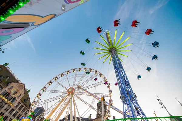 Amsterdam Nizozemsko Dubna 2015 Náměstí Přehrady Hlavní Atrakcí Města — Stock fotografie