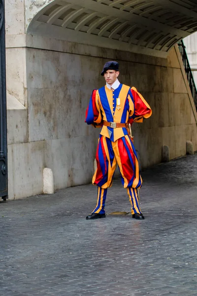 Vatican City Matican Juni 2014 Påvligt Schweiziskt Garde Uniform För — Stockfoto