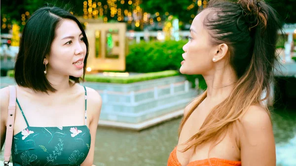 Two Beautiful Young Asian Women Talking Relaxing Walking City Streets — Stock Photo, Image