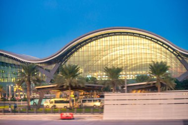 DUBAI, BAE - 3 ARALIK 2016: Uluslararası Havaalanı 'nın dış görünüşü.