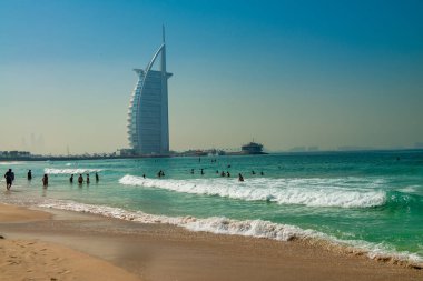 DUBAI, BAE - 11 Aralık 2016: Burç Al Arab 'ın güzel manzarası.