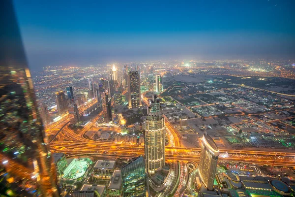 阿联酋 2016年12月4日 从塔顶俯瞰迪拜市中心的空中夜景 — 图库照片