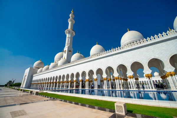 Abu Dhabi Uea Pember 2016 Pemandangan Luar Masjid Agung Sheikh — Stok Foto