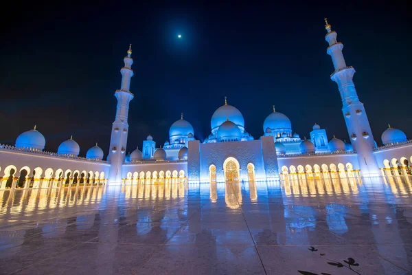 Increíble Vista Exterior Nocturna Gran Mezquita Skeikh Zayed Abu Dhabi — Foto de Stock