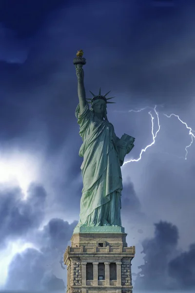 Statue Liberty Coming Storm New York Usa — Stock Photo, Image