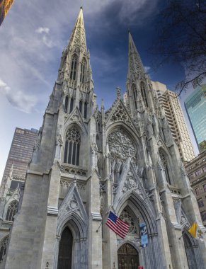 Manhattan 'daki Aziz Patrick Katedrali Güzel bir sonbahar günü, Manhattan, New York.