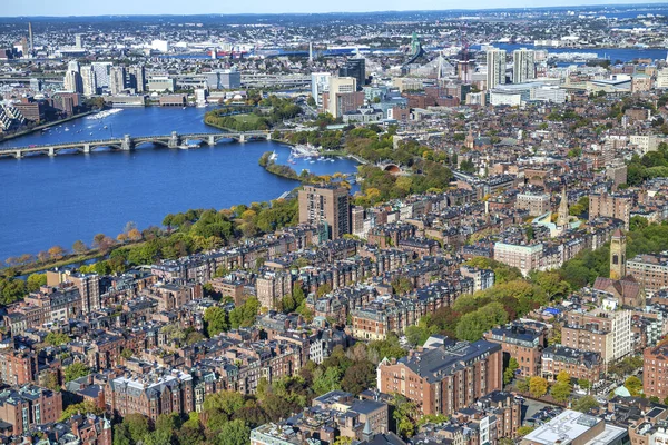 Bostons Flygskyline Små Hus Och Stads Älv Solig Dag Massachusetts — Stockfoto