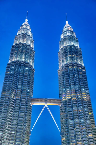Kuala Lumpur Malaysia Dicembre 2019 Luci Notturne Delle Torri Gemelle — Foto Stock