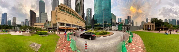 Kuala Lumpur Malaysia December 2019 Туристи Насолоджуються Чудовою Панорамою Вежі — стокове фото