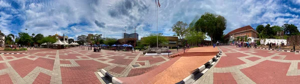 Malacca Malaysia December 2019 Turister Njuter Stadens Torg Solig Morgon — Stockfoto