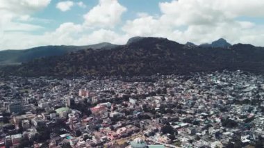Mauritius 'taki Port Louis' in havadan görüntüsü