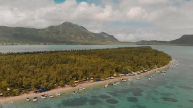 Mauritius, Benitiers Adası 'nın insansız hava aracı görüntüsü.