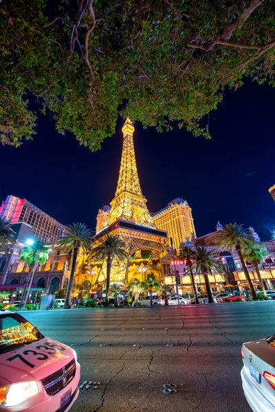 Las Vegas 2018年6月29日 ストリップ沿いのナイトライト カジノやホテルが立ち並ぶ有名な街の道です — ストック写真