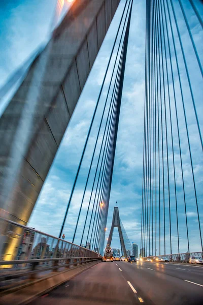 Körning Längs Anzac Bridge Vid Solnedgången Sydney — Stockfoto