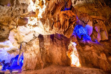 Jenolan Mağaraları, Yeni Güney Galler, Avustralya 'nın inanılmaz renkleri.