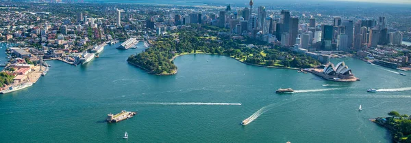 在一个美丽的早晨从直升机俯瞰悉尼港口 澳大利亚 — 图库照片