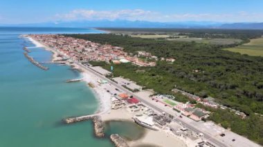 Marina di Pisa sahil şeridinin inanılmaz hava manzarası, Toskana