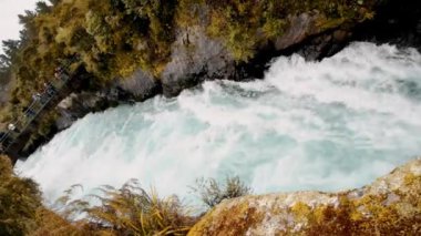 Huka Şelaleleri 'nin inanılmaz şelaleleri, Yeni Zelanda Kuzey Adası