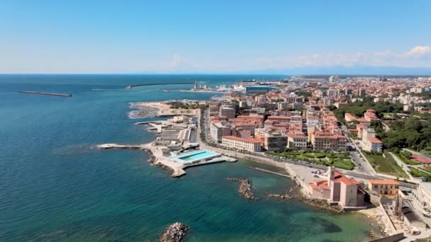 Increíble vista aérea de la costa de Livorno, Toscana — Vídeos de Stock