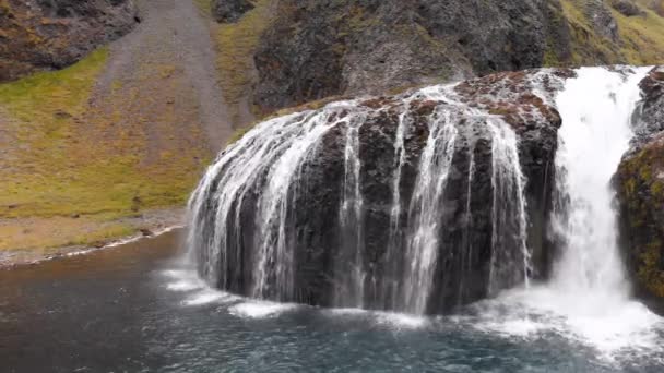 Stjornarfoss Cachoeiras na temporada de verão, vista aérea incrível — Vídeo de Stock