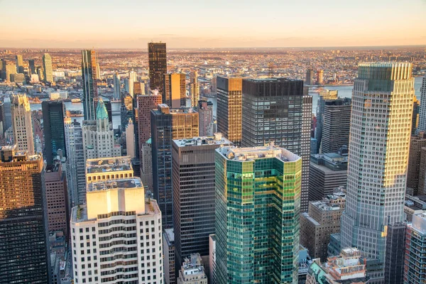 ミッドタウン マンハッタンの高層ビル ニューヨーク市の空撮 — ストック写真