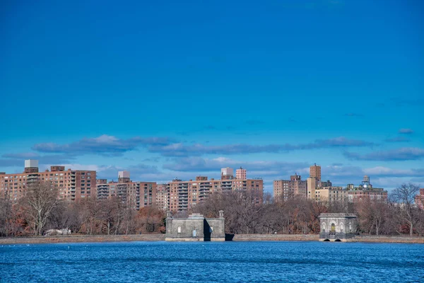 Manhattan Skyline Winter Day Central Park Lake New York City — Stock Photo, Image