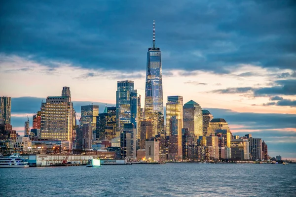 Sunset View Downtown Manhattan Skyline Ferry Boat New York — Stockfoto