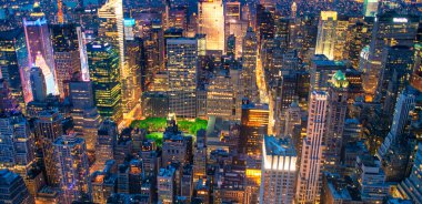 NEW YORK CITY - Haziran 2013: Manhattan gökdelenlerinin dış görünümü.