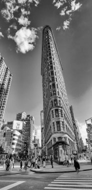 NEW YORK CITY - Haziran 2013: Manhattan 'da şehir sokakları ve trafik.