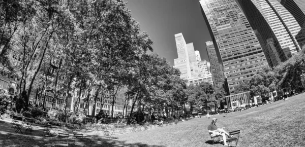 Нью Йорк Сити Июнь 2013 Прекрасный Вид Брайант Парк Манхэттене — стоковое фото