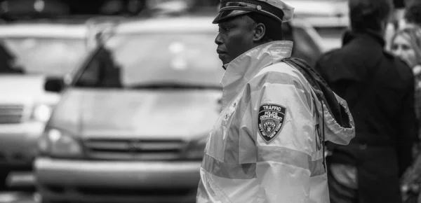 New York City Červen 2013 Bezpečnostní Důstojník Ulicích Města — Stock fotografie