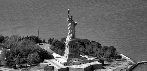 纽约市自由女神像的壮丽景色 — 图库照片